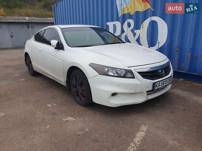 Купе Honda Accord 2011 в Киеве