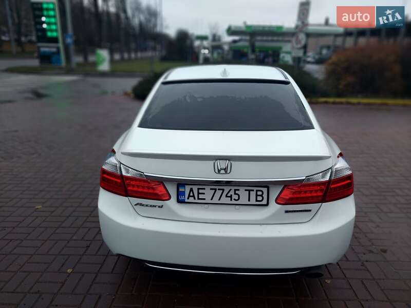 Седан Honda Accord 2014 в Дніпрі