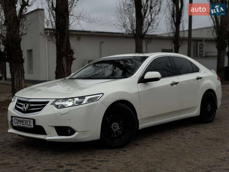 Седан Honda Accord 2012 в Ахтырке