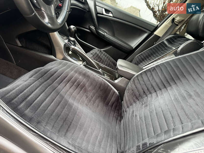 Седан Honda Accord 2012 в Ахтырке