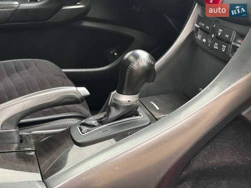 Седан Honda Accord 2012 в Ахтырке