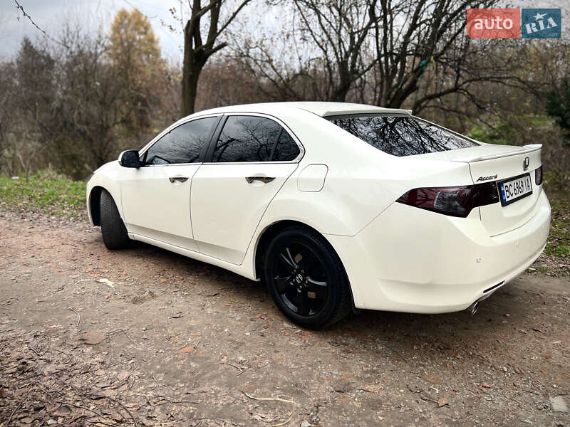 Седан Honda Accord 2010 в Львові