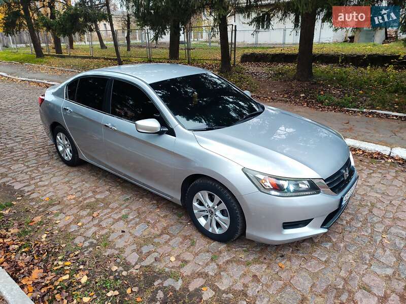 Седан Honda Accord 2013 в Тульчине