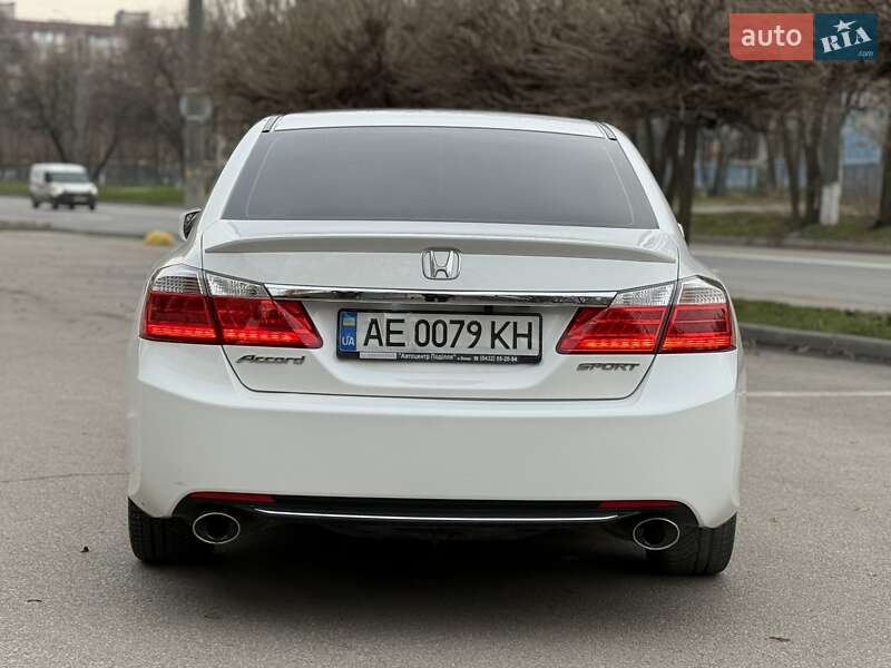 Седан Honda Accord 2013 в Днепре