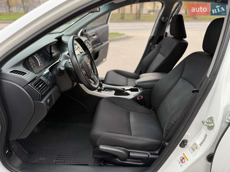 Седан Honda Accord 2013 в Днепре