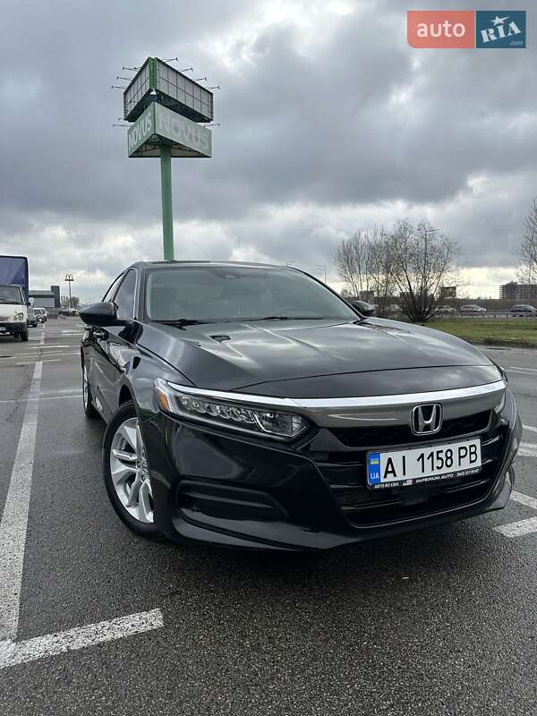 Седан Honda Accord 2018 в Киеве