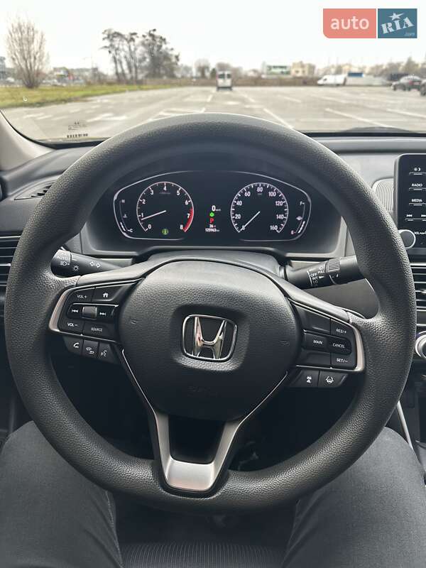 Седан Honda Accord 2018 в Киеве