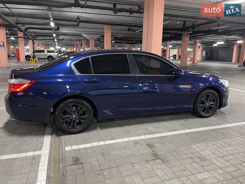 Седан Honda Accord 2013 в Киеве