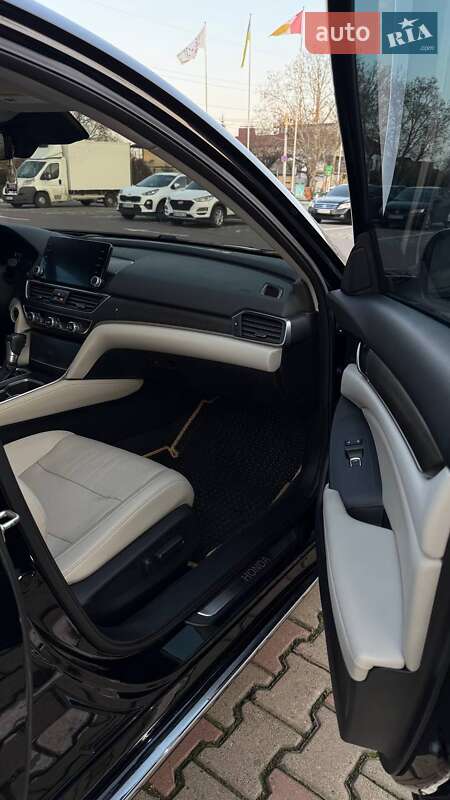 Седан Honda Accord 2018 в Одессе