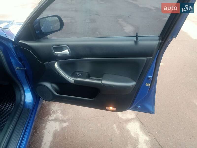 Седан Honda Accord 2004 в Чернігові