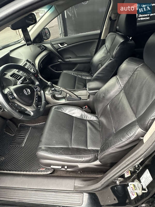 Седан Honda Accord 2010 в Житомире