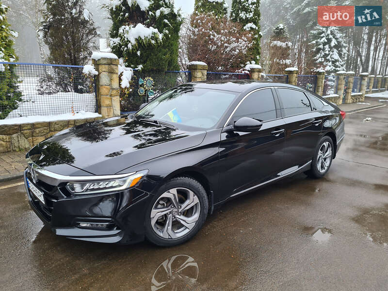 Седан Honda Accord 2018 в Львове