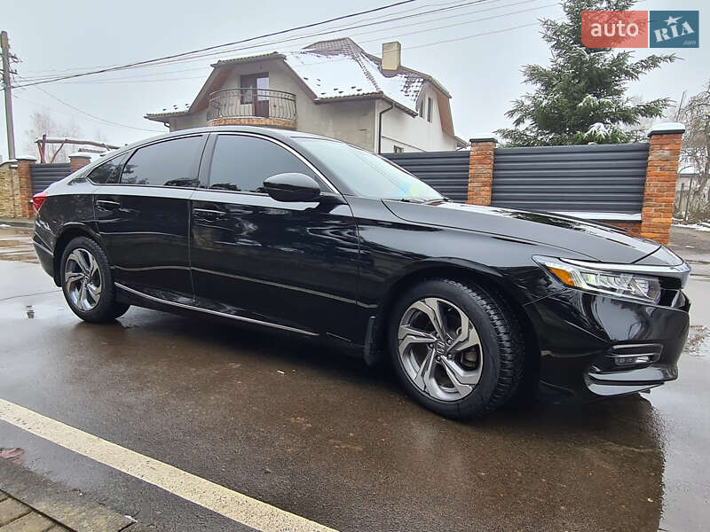 Седан Honda Accord 2018 в Львове