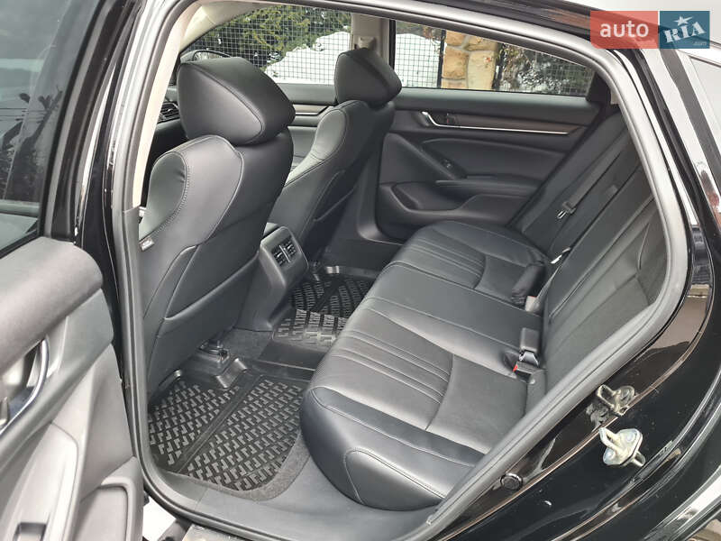 Седан Honda Accord 2018 в Львове