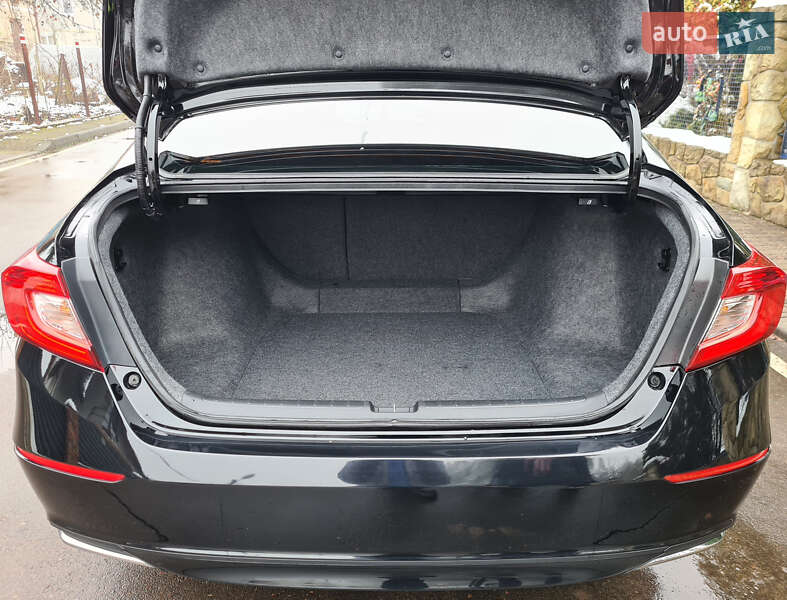 Седан Honda Accord 2018 в Львове