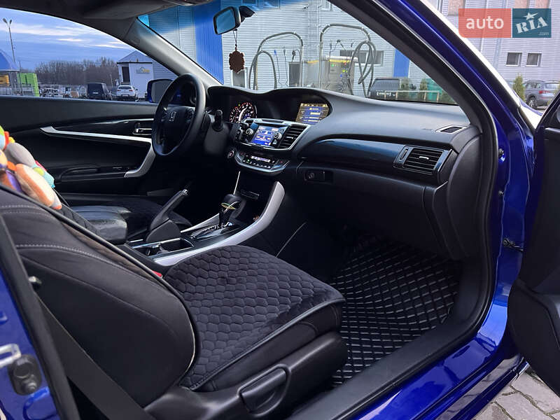 Купе Honda Accord 2012 в Малине