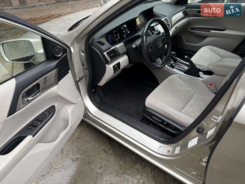 Седан Honda Accord 2014 в Умані