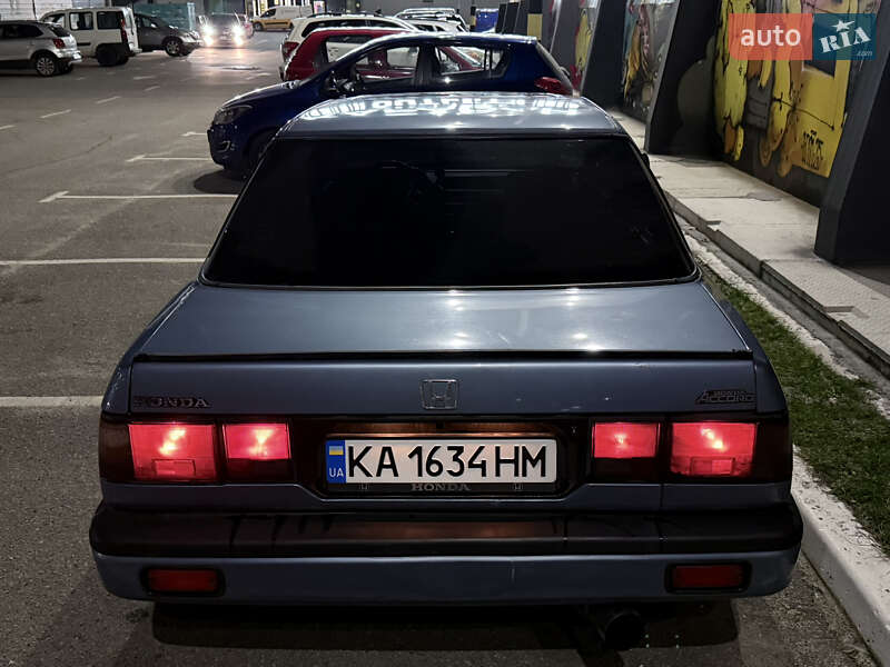 Седан Honda Accord 1988 в Києві