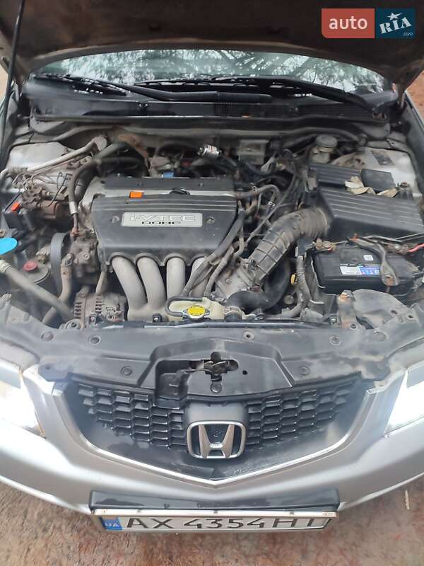 Седан Honda Accord 2004 в Вараше