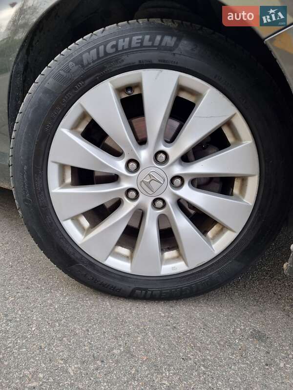 Седан Honda Accord 2014 в Киеве