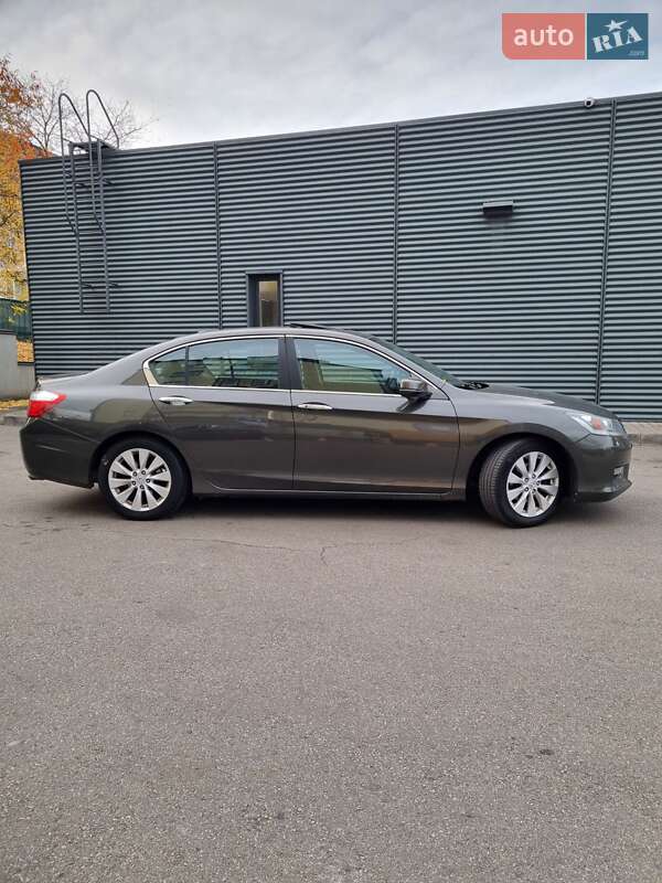 Седан Honda Accord 2014 в Киеве
