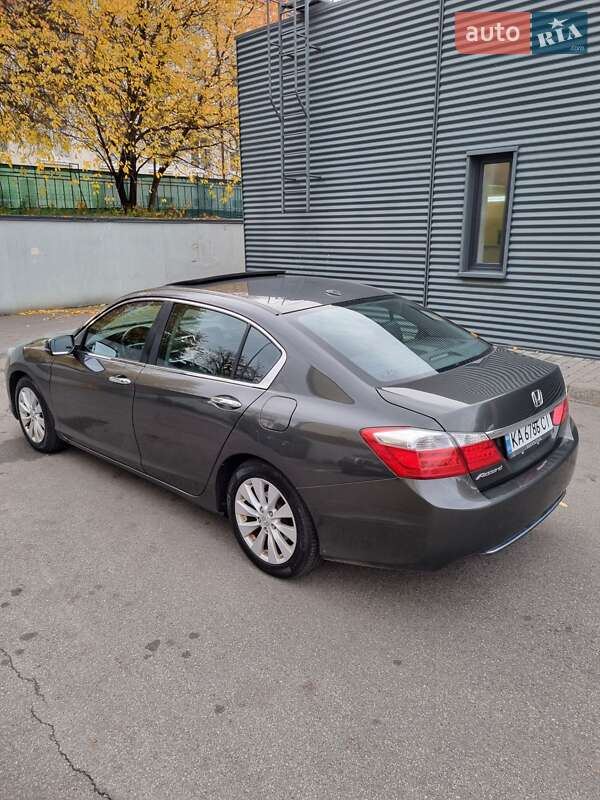 Седан Honda Accord 2014 в Киеве