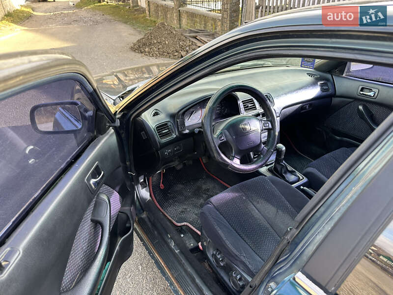 Седан Honda Accord 1998 в Делятине