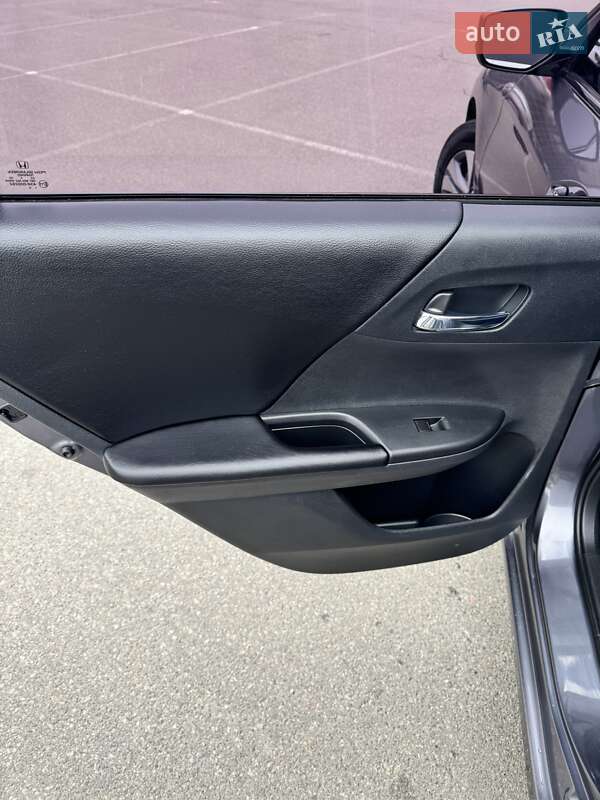 Седан Honda Accord 2015 в Киеве фото 18 Седан Honda Accord 2015 в Киеве