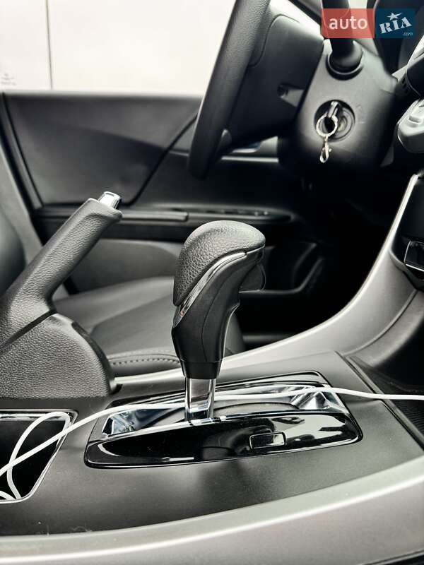 Седан Honda Accord 2015 в Киеве фото 24 Седан Honda Accord 2015 в Киеве