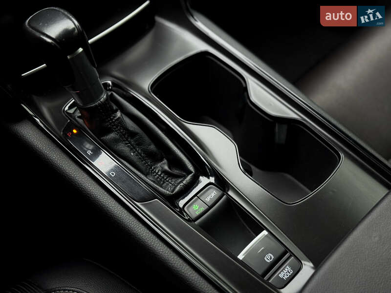 Седан Honda Accord 2020 в Киеве