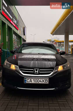 Седан Honda Accord 2013 в Киеве