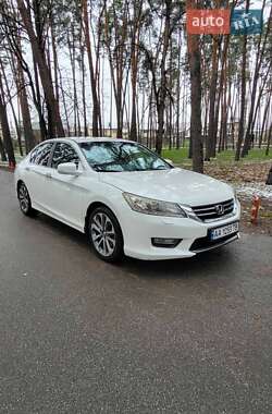 Седан Honda Accord 2013 в Києві