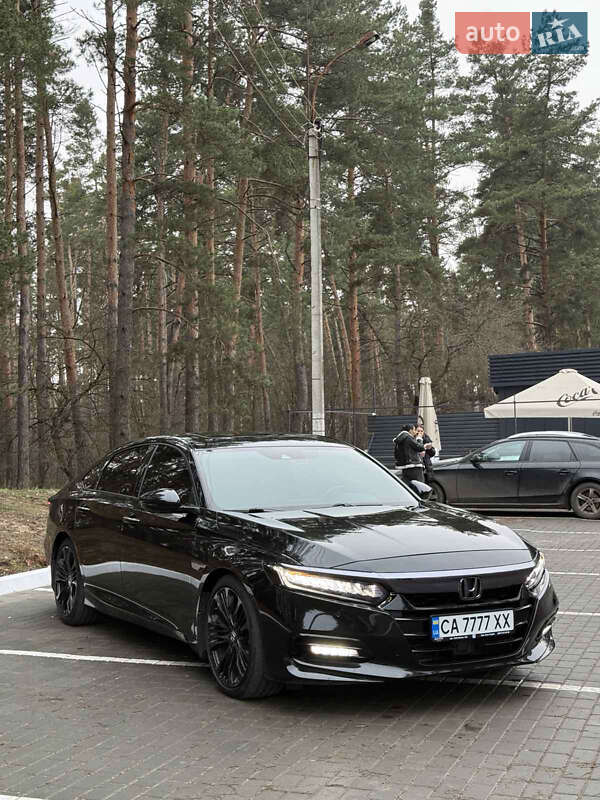 Седан Honda Accord 2018 в Черкасах