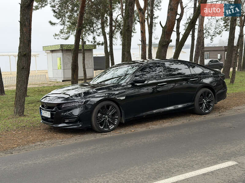 Седан Honda Accord 2018 в Черкасах