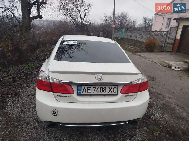 Седан Honda Accord 2015 в Каменском