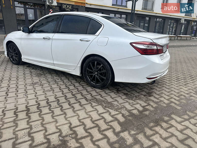 Седан Honda Accord 2016 в Івано-Франківську