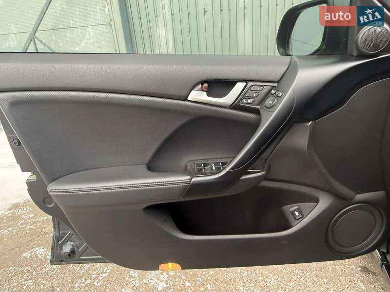 Седан Honda Accord 2011 в Києві