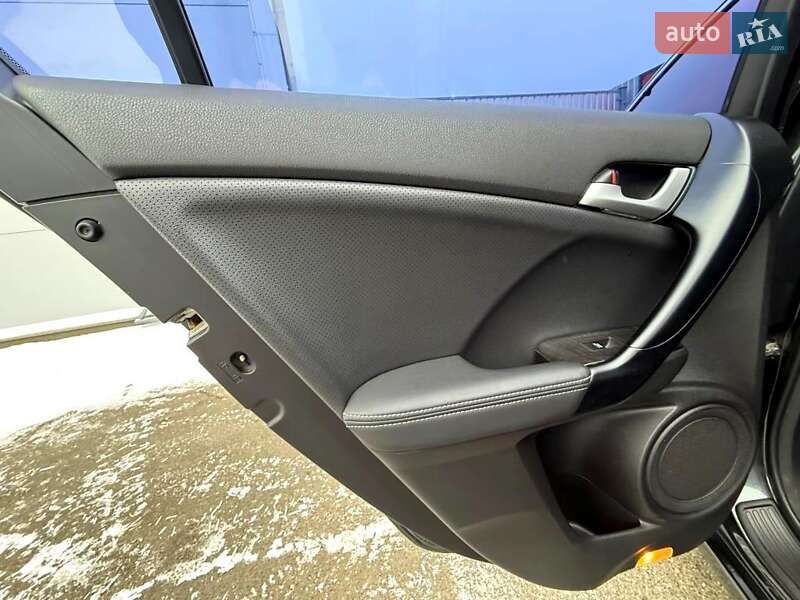 Седан Honda Accord 2011 в Києві