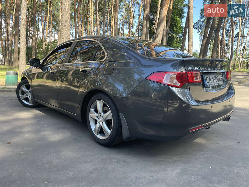 Седан Honda Accord 2012 в Черкасах