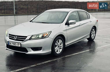 Седан Honda Accord 2014 в Ровно