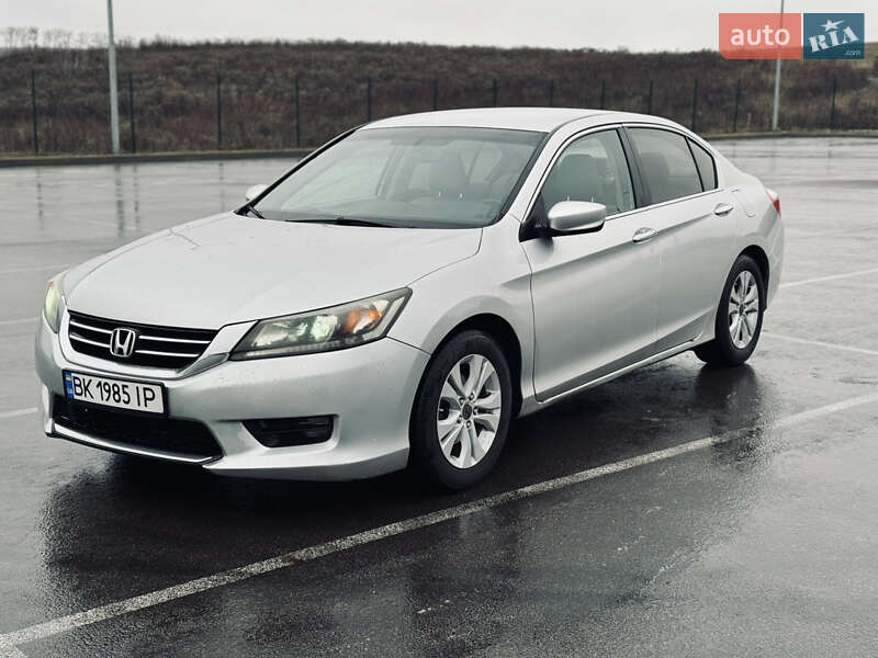 Седан Honda Accord 2014 в Ровно