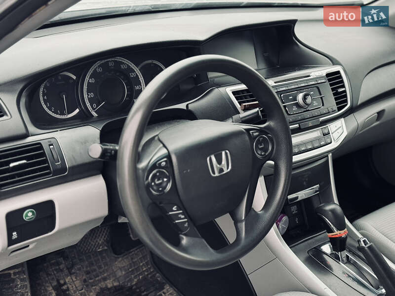Седан Honda Accord 2014 в Ровно
