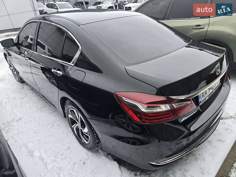 Седан Honda Accord 2017 в Киеве