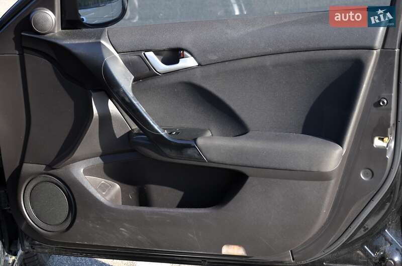 Седан Honda Accord 2012 в Києві