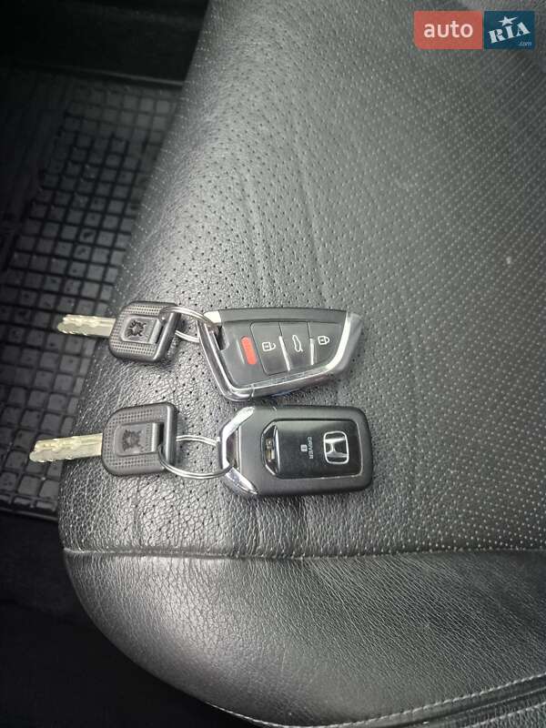 Купе Honda Accord 2016 в Києві фото 31 Купе Honda Accord 2016 в Києві