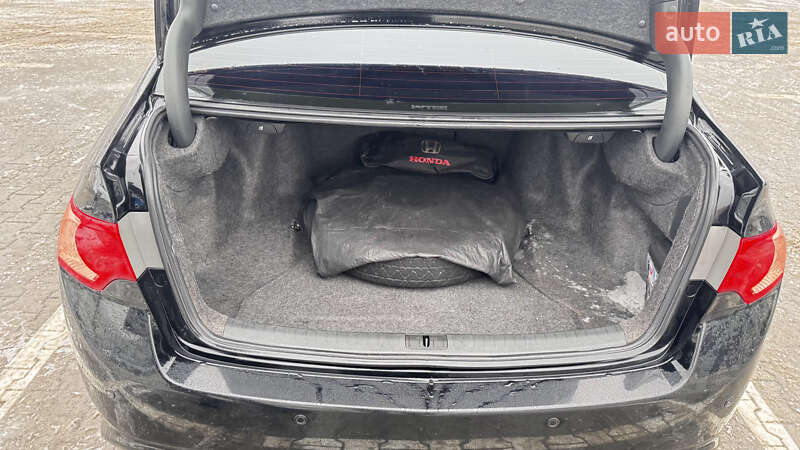 Седан Honda Accord 2012 в Києві