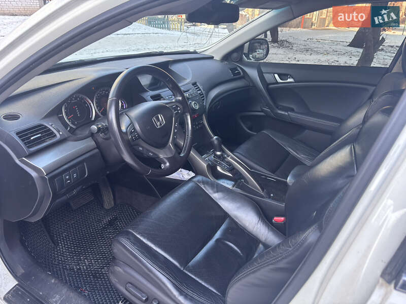 Седан Honda Accord 2010 в Черкассах