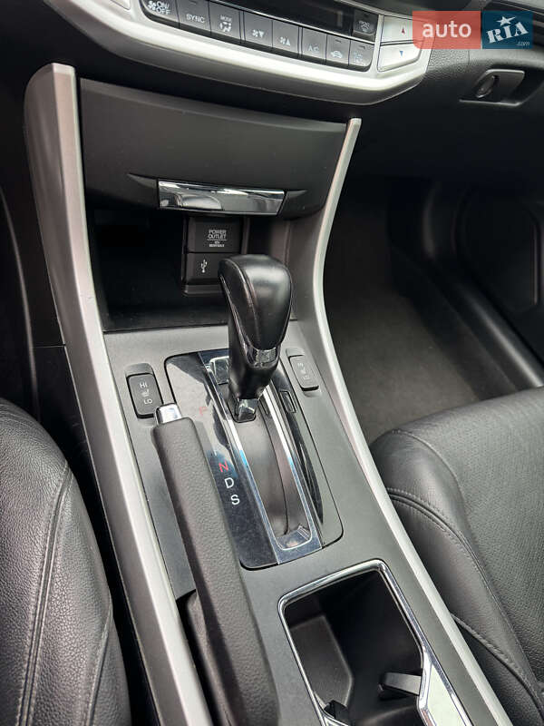 Купе Honda Accord 2013 в Киеве