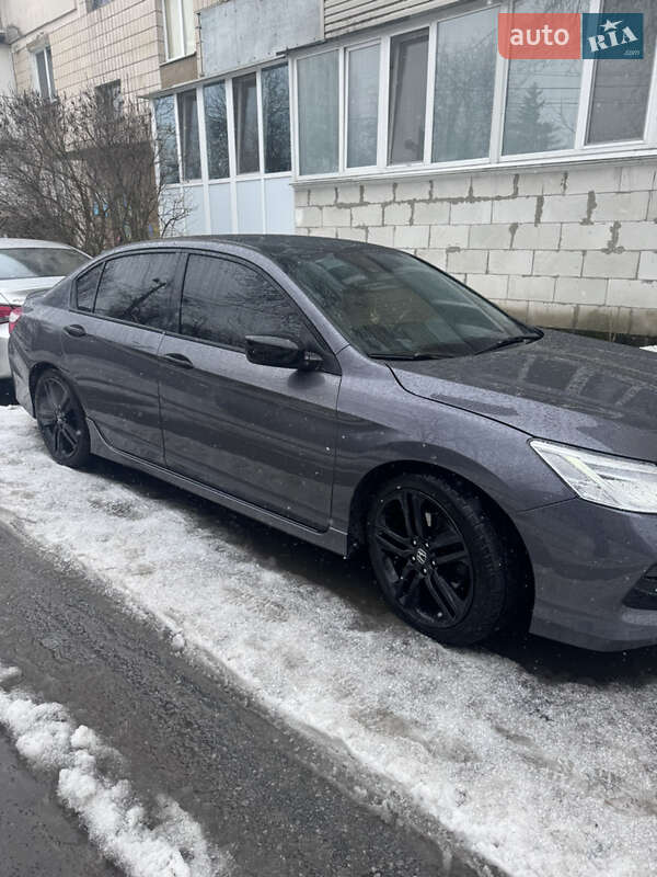 Седан Honda Accord 2015 в Киеве