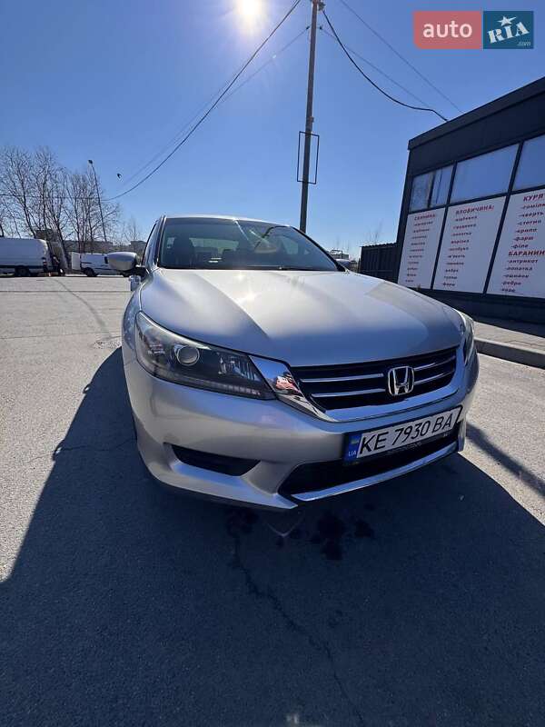 Седан Honda Accord 2013 в Днепре